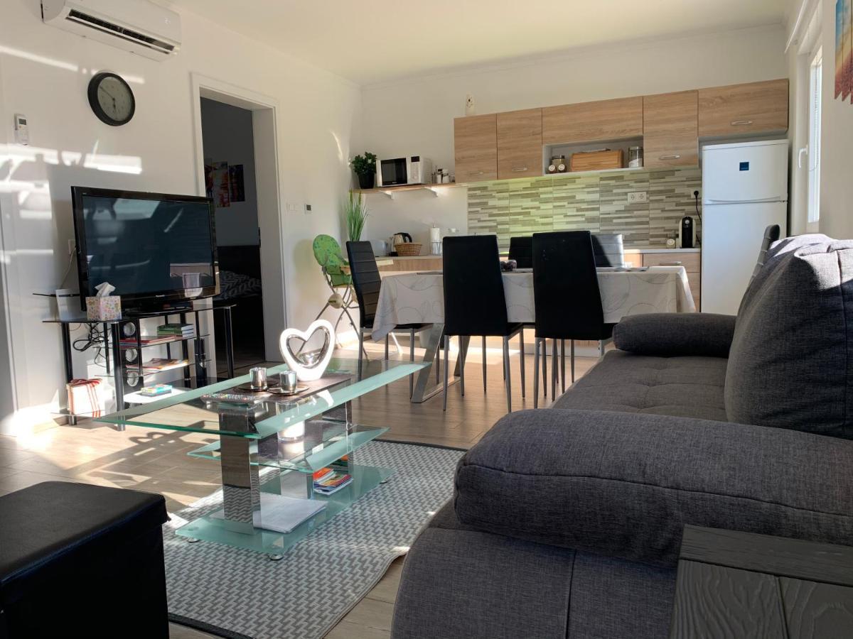 Fullhouse Apartmanhaz Zamárdi Εξωτερικό φωτογραφία