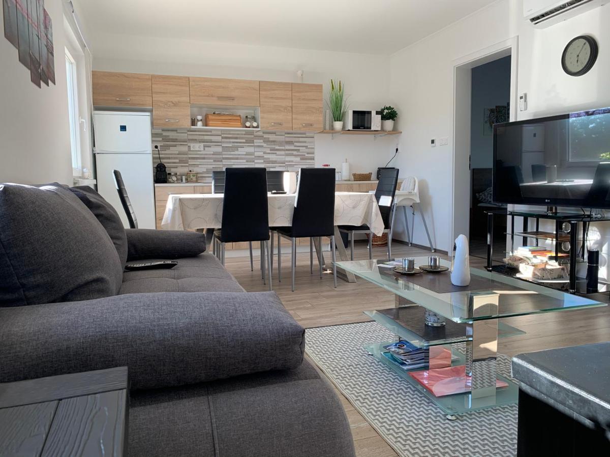 Fullhouse Apartmanhaz Zamárdi Εξωτερικό φωτογραφία