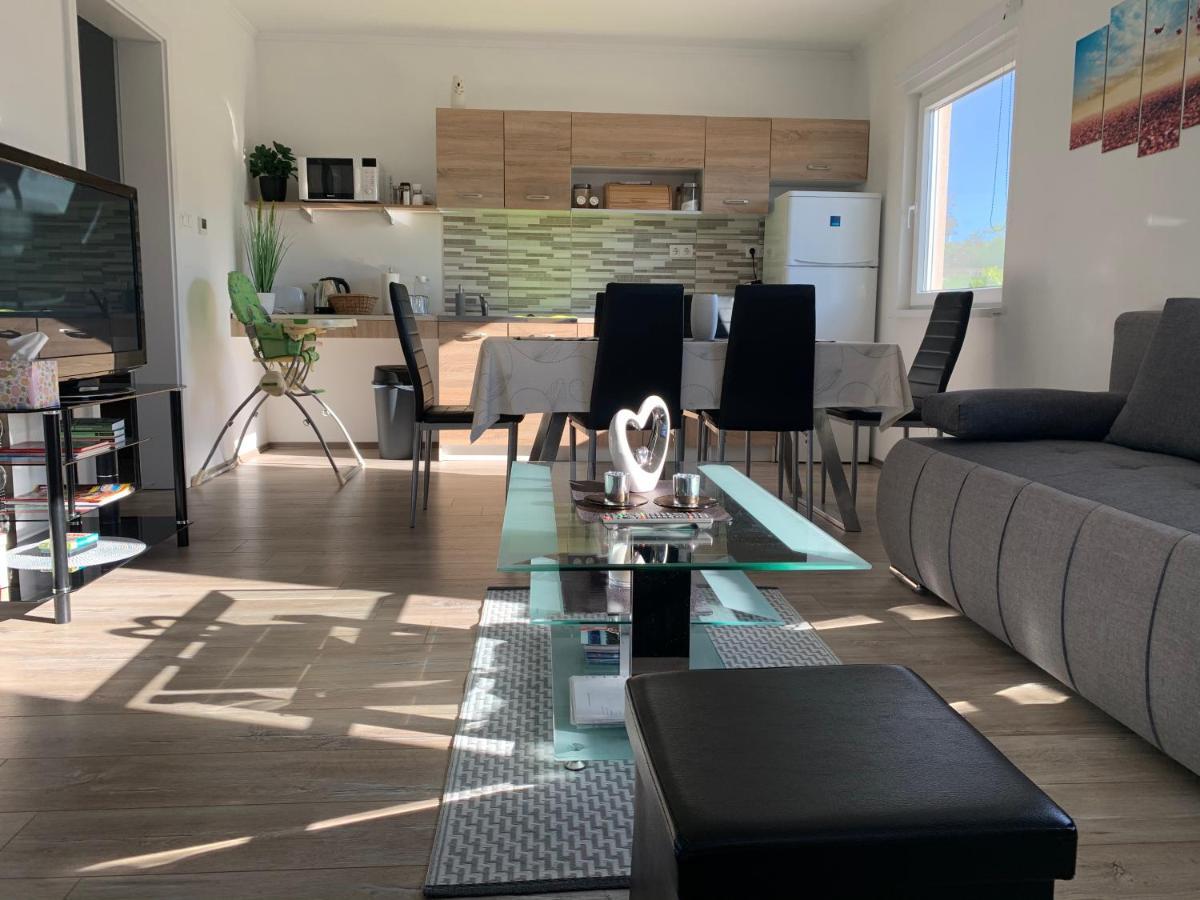 Fullhouse Apartmanhaz Zamárdi Εξωτερικό φωτογραφία