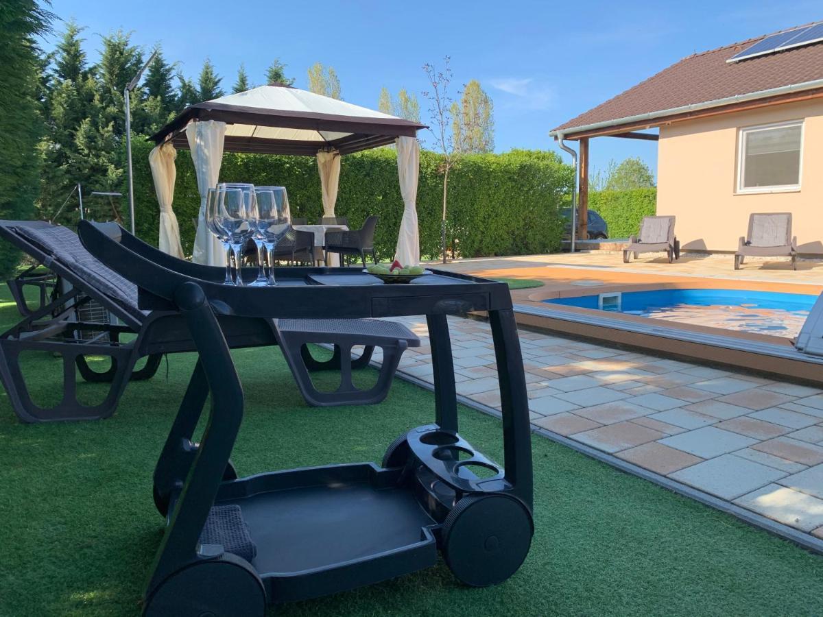 Fullhouse Apartmanhaz Zamárdi Εξωτερικό φωτογραφία