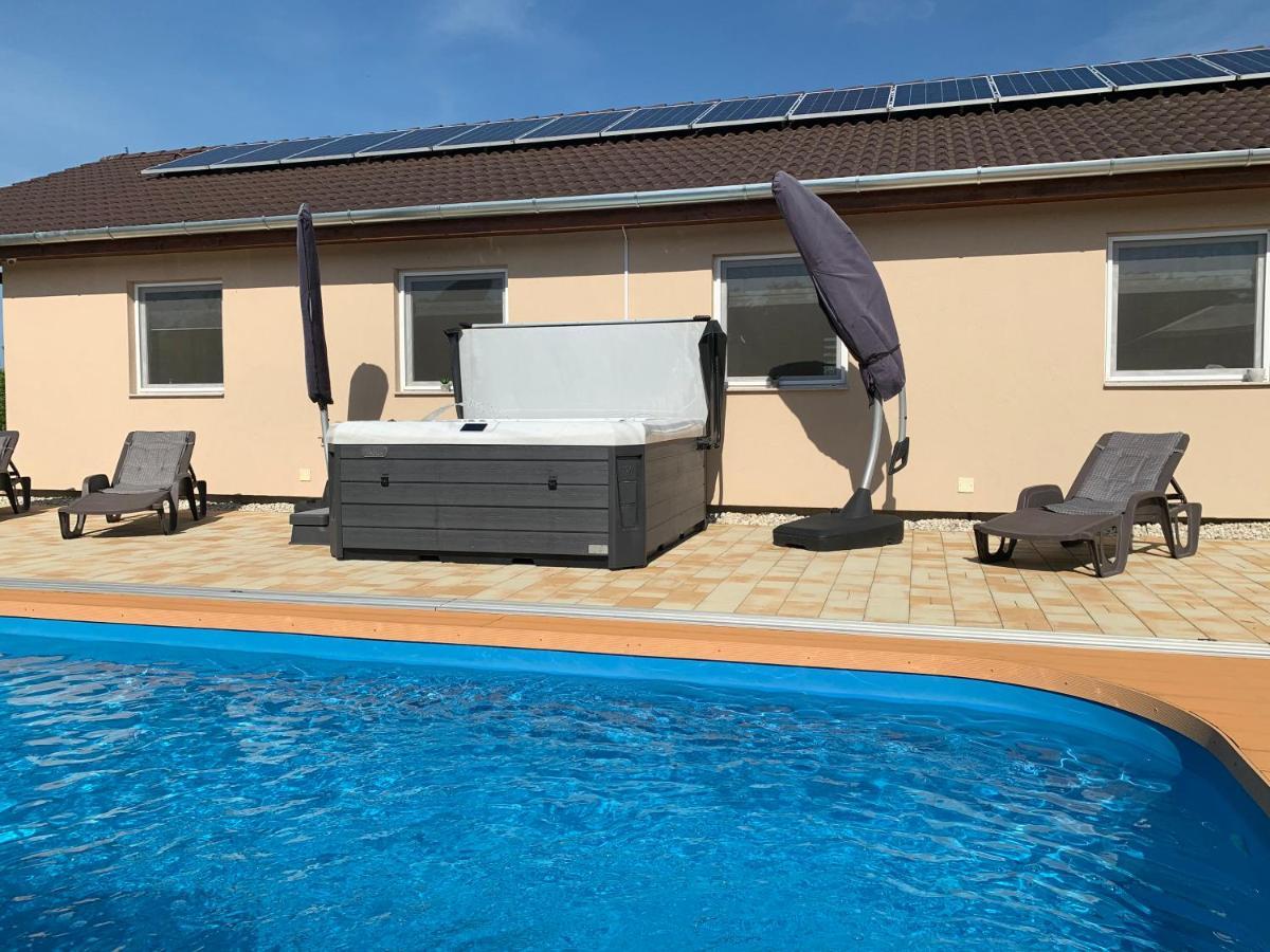 Fullhouse Apartmanhaz Zamárdi Εξωτερικό φωτογραφία