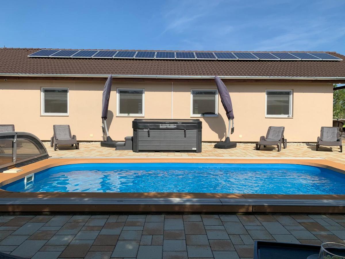 Fullhouse Apartmanhaz Zamárdi Εξωτερικό φωτογραφία