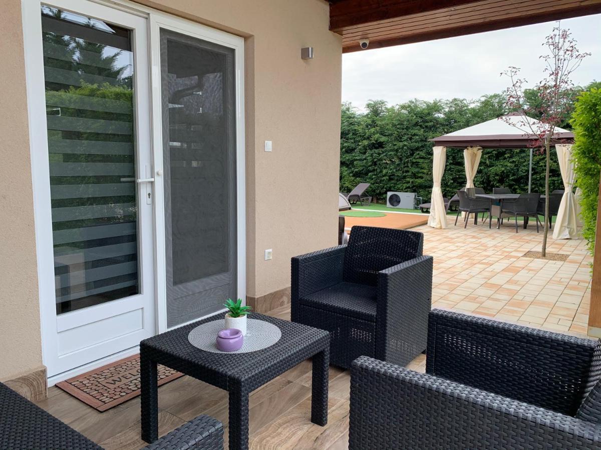 Fullhouse Apartmanhaz Zamárdi Εξωτερικό φωτογραφία