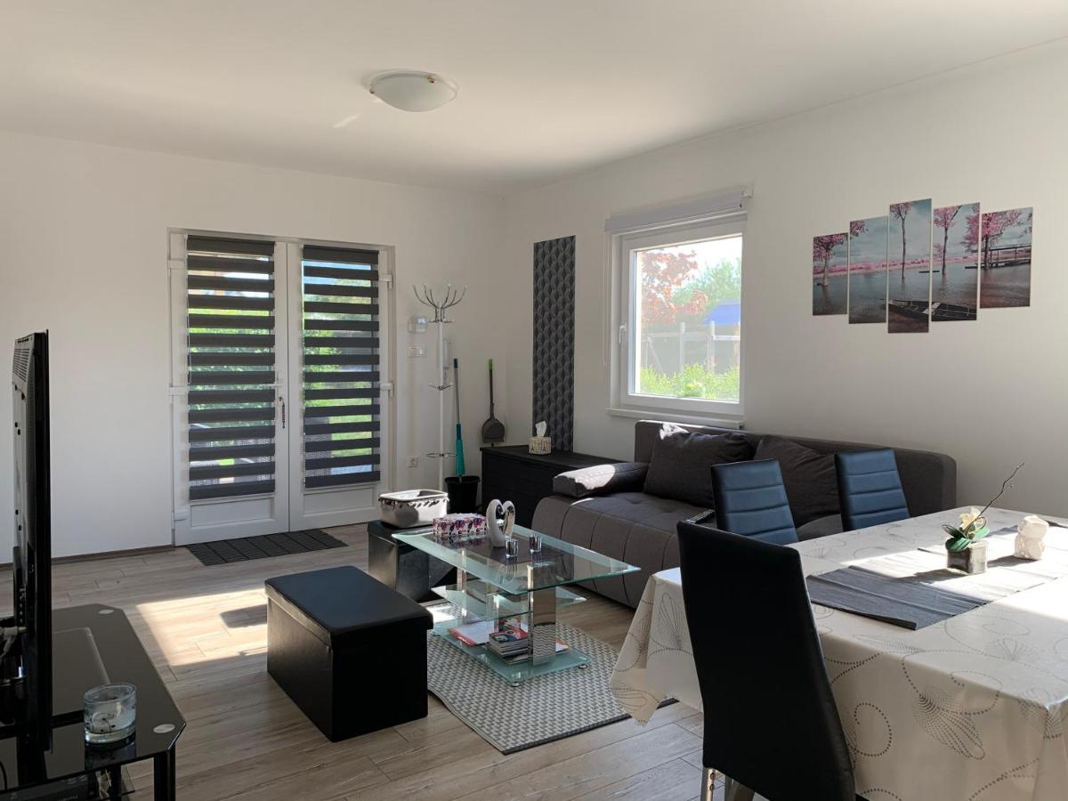 Fullhouse Apartmanhaz Zamárdi Εξωτερικό φωτογραφία
